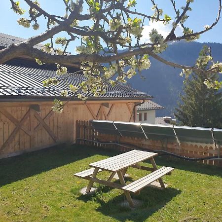 App. Monte Pore - Agriturismo La Majon Colle Santa Lucia Bagian luar foto