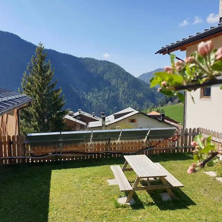 App. Monte Pore - Agriturismo La Majon Colle Santa Lucia Bagian luar foto