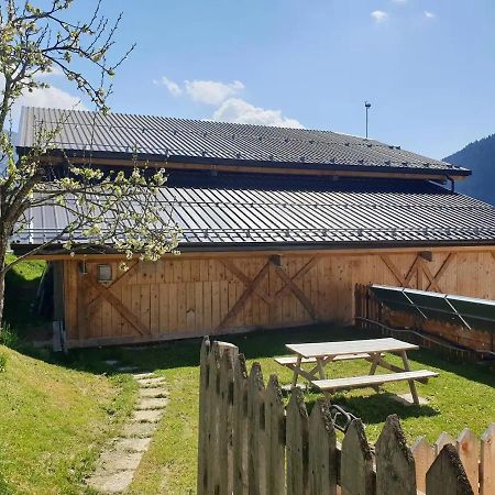 App. Monte Pore - Agriturismo La Majon Colle Santa Lucia Bagian luar foto