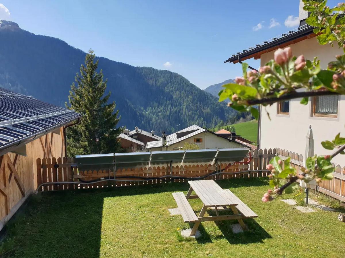 App. Monte Pore - Agriturismo La Majon Colle Santa Lucia Bagian luar foto