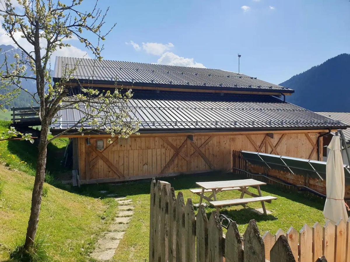 App. Monte Pore - Agriturismo La Majon Colle Santa Lucia Bagian luar foto